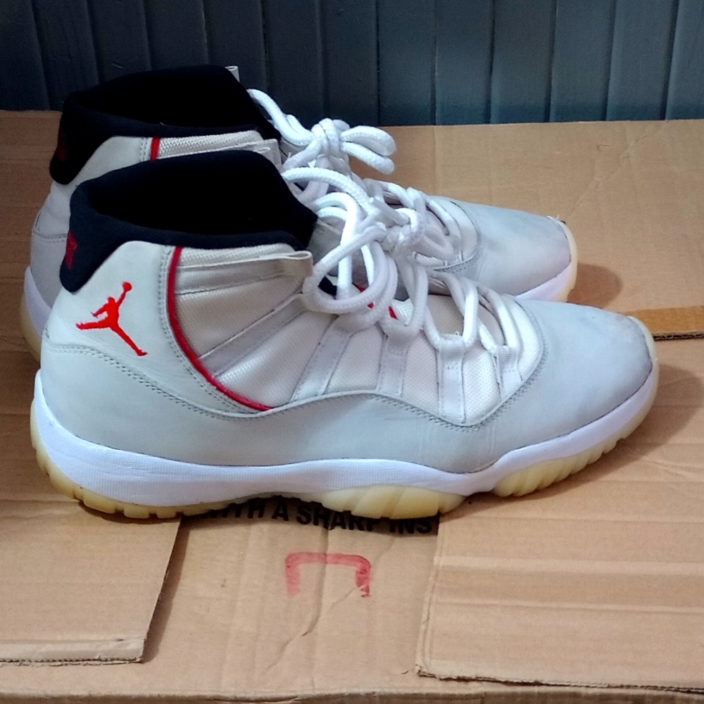 Jordan Platinum 11